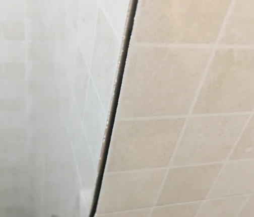 石柱瓷砖空鼓维修公司分享阳台瓷砖脱落的修复过程可以分为以下几个步骤